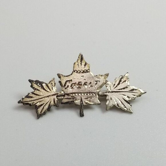 Vintage Cobalt Canada Maple Leaf Brooch, Engraved Etched Silver Tone, Estate - Picture 8 of 8